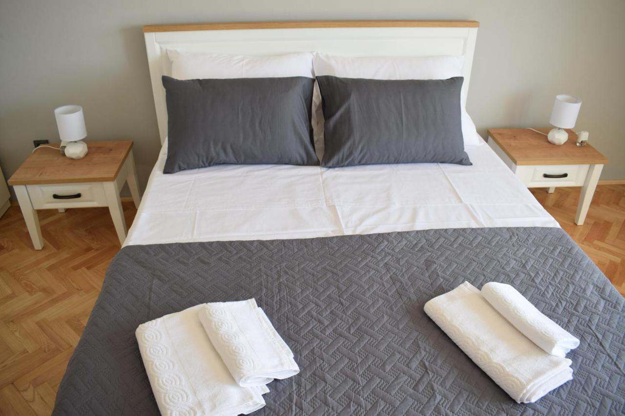 Apartman Oneum Omis Exterior photo