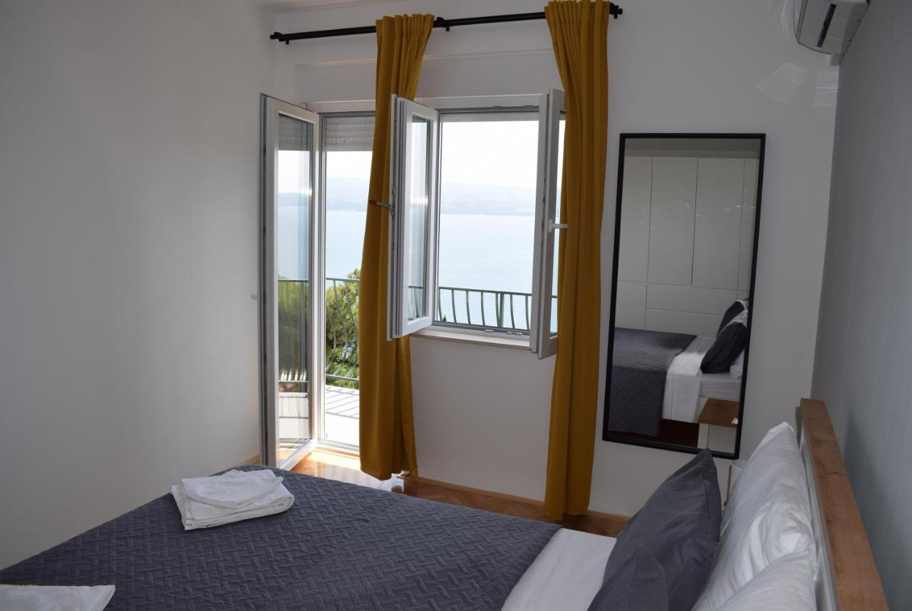 Apartman Oneum Omis Exterior photo